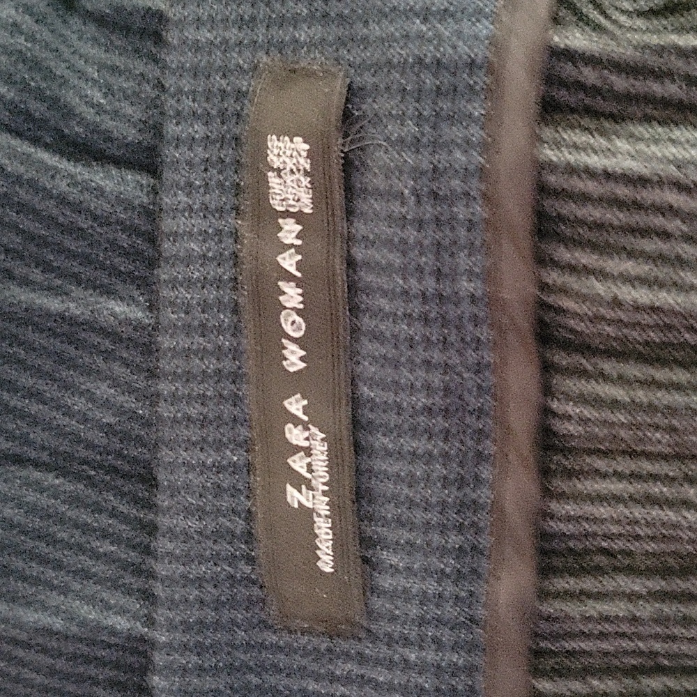 Elegant Navy Pleated Skirt - Picture 5 of 7